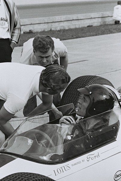 Dan Gurney qualifies for 1964 indy 500